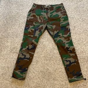 PacSun Camo Cargo Pants. Size M. Worn.
